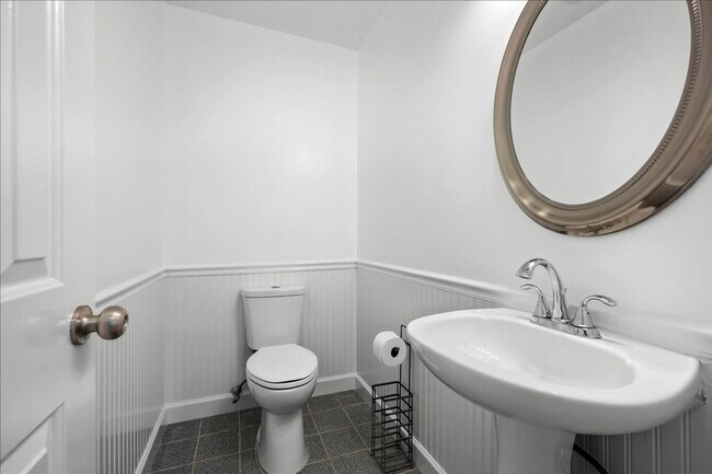 Building Photo - Lakeside Drive HOA