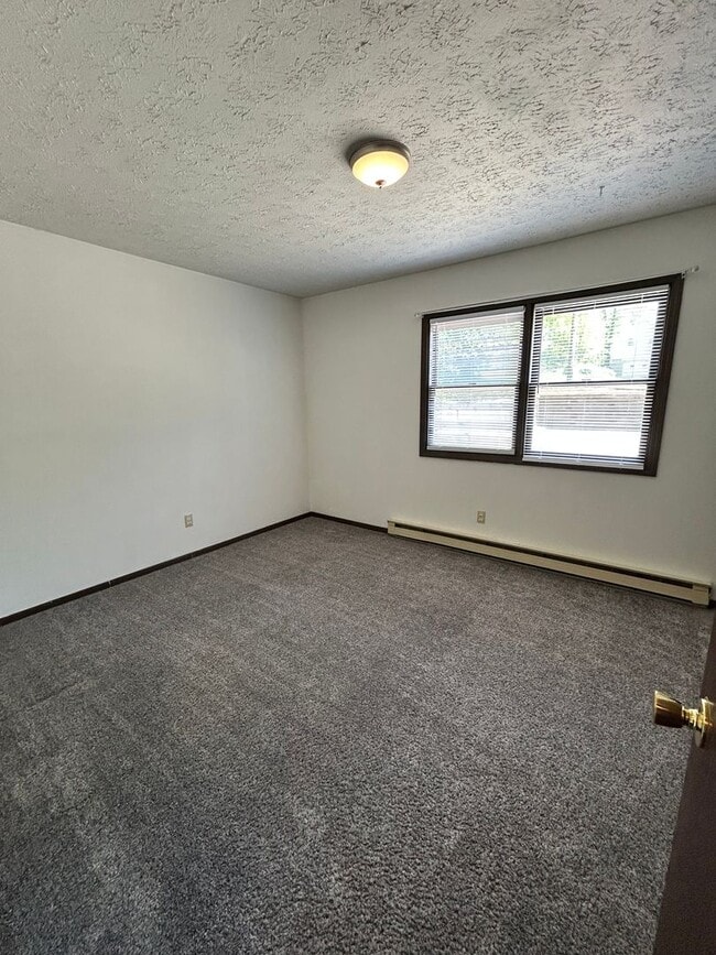 Building Photo - Two Bedroom Apartment