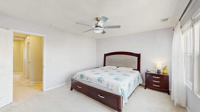 Building Photo - 527 Watercress Dr