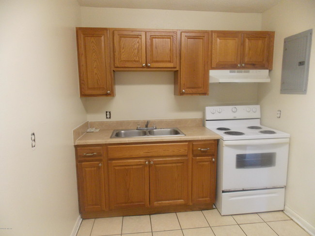 Building Photo - 1122 Woodruff Ave