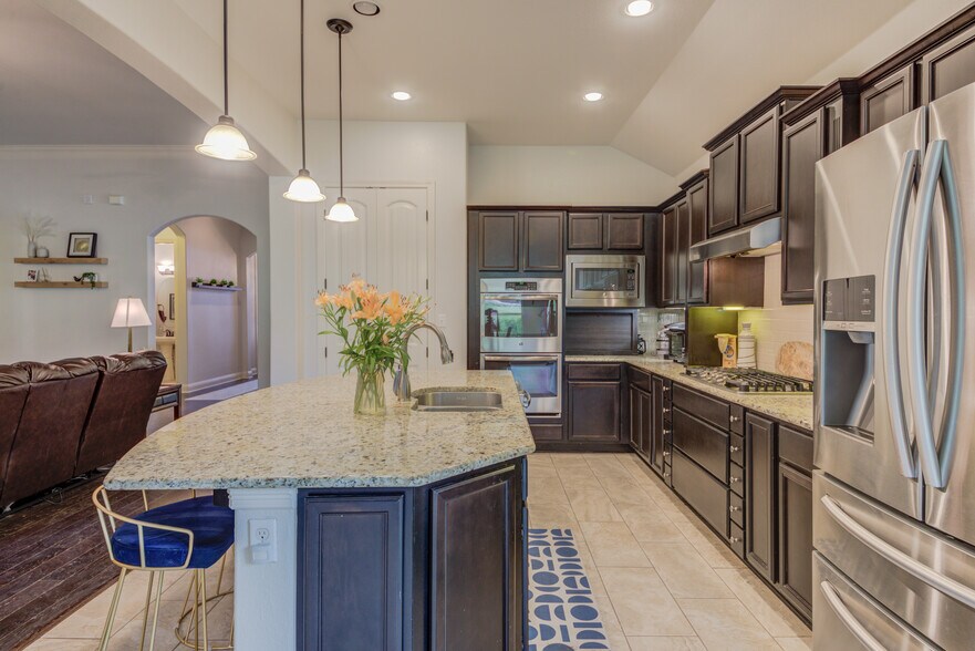 Building Photo - 308 Enchanted Hilltop Way