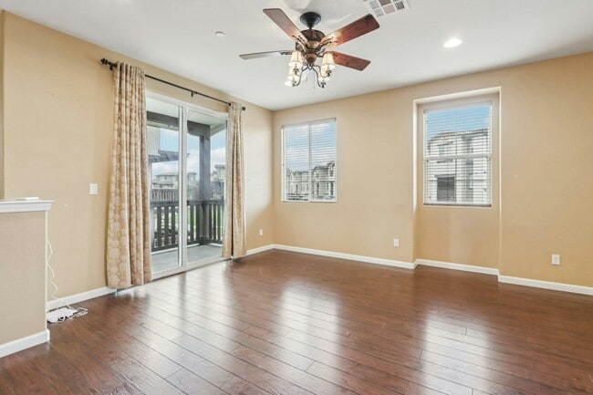 Building Photo - 5807 Via Lugano