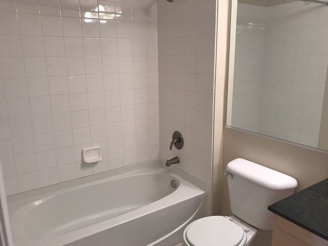Building Photo - 3 Bedroom 2 Bath Condo in Wildhorse