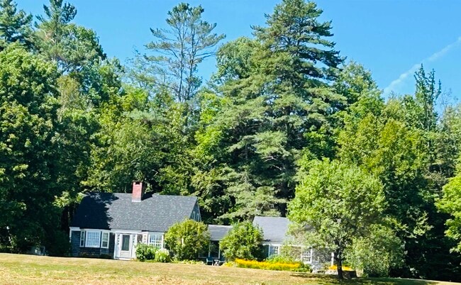Primary Photo - 923 Landgrove Rd