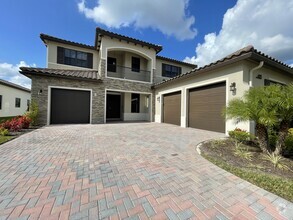 Building Photo - 4885 Corrado Ave