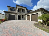 Building Photo - 4885 Corrado Ave