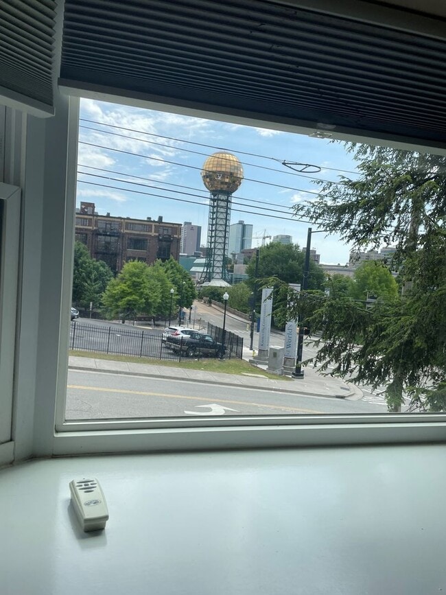 Building Photo - 11th Place Condominiums- 2BD/1.5 BA: Avail...