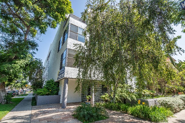 Building Photo - 1600 Camden Ave