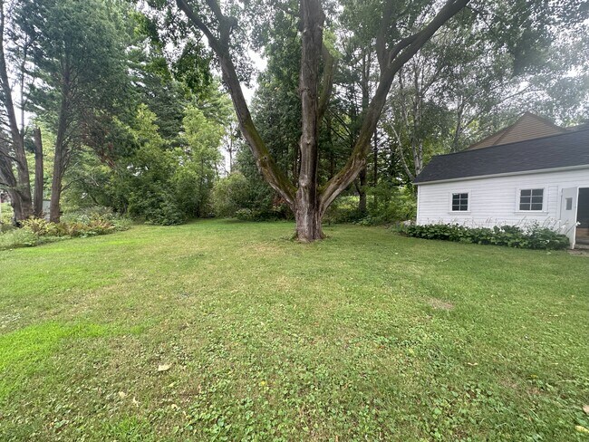 Building Photo - W63N765 Sheboygan Rd