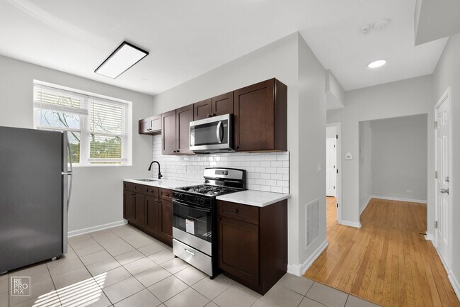 Building Photo - 1145 N Austin