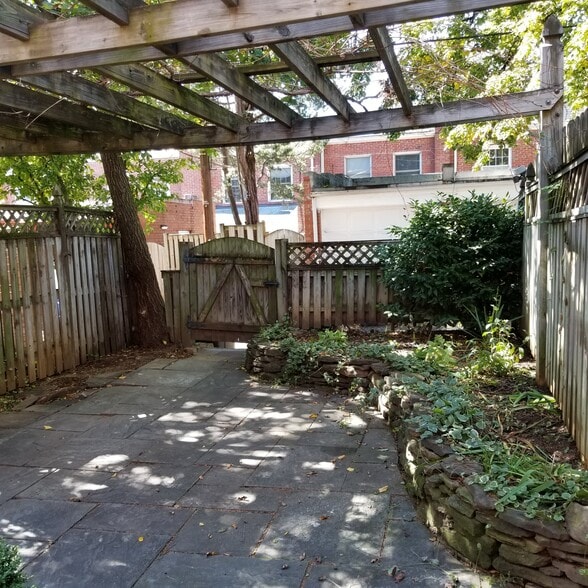 Rear garden - 2226 Observatory Plz NW