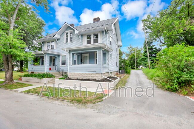 Building Photo - 294 Wyandotte Ave