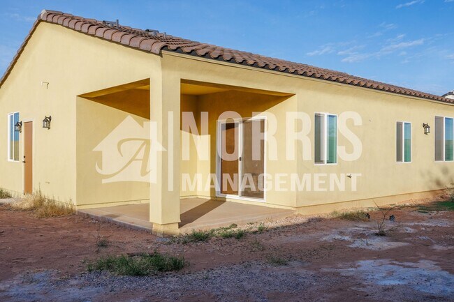 Building Photo - Beautiful Brand New Home with Block Wall