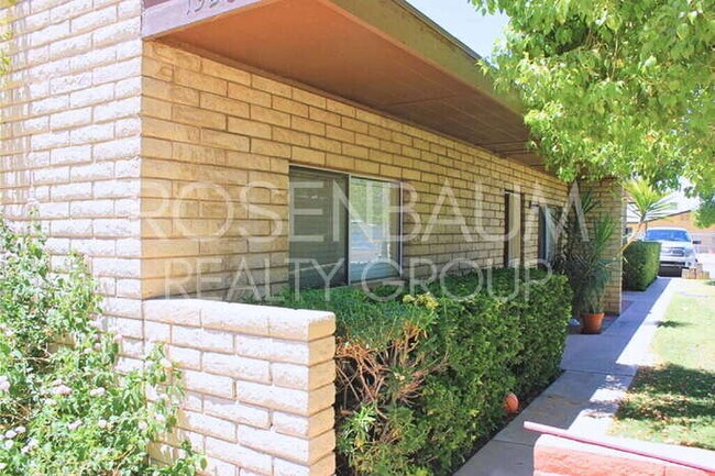 Building Photo - 1326 N Miller Rd