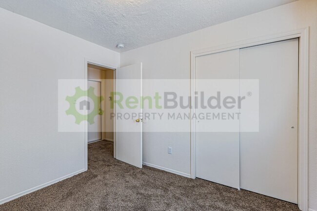 Building Photo - 10532 Ramah Dr NW