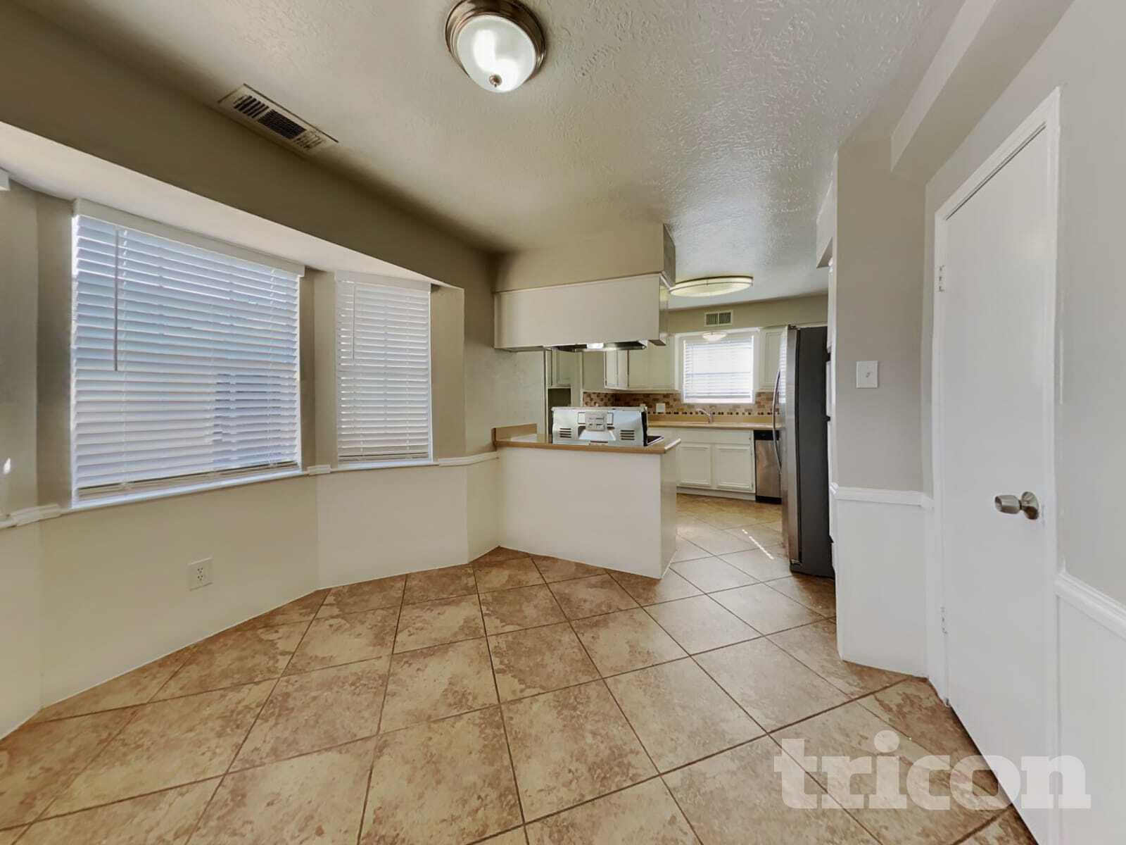 Building Photo - 22731 River Birch Dr