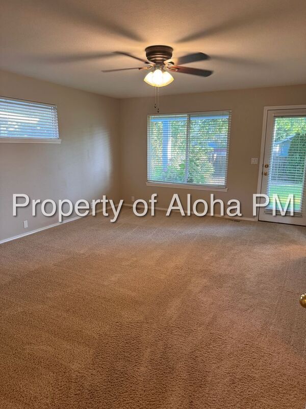 Building Photo - 3048 W Kendrick St