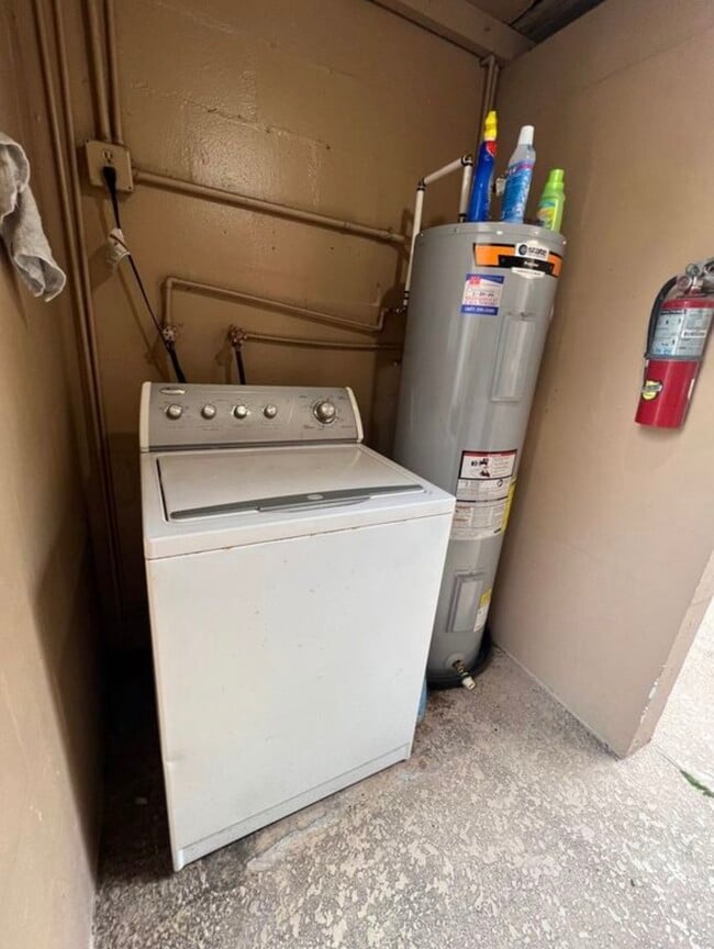 Building Photo - 478 C St