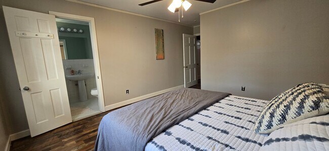 Building Photo - Red Oak Farm - Columbia County