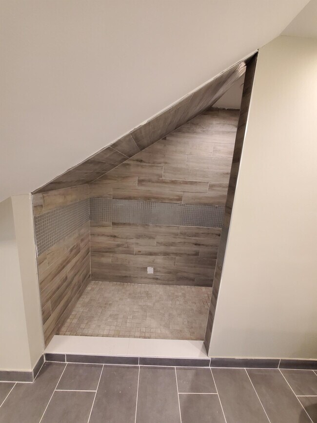 Building Photo - 2914 Hurlbut St