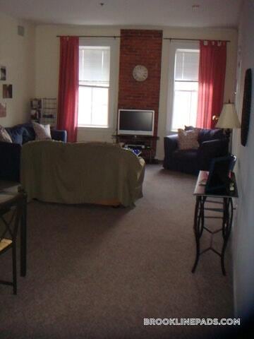 Building Photo - 4 Davis Ave