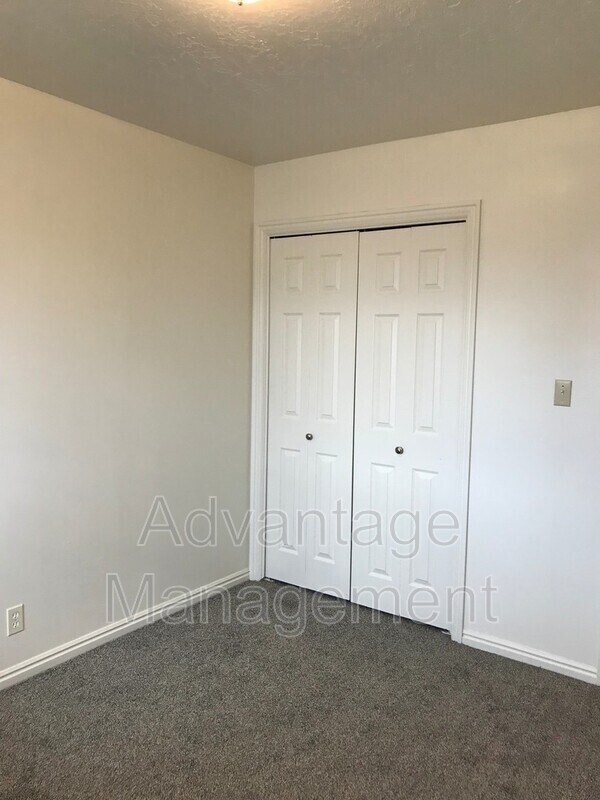 Building Photo - 952 S Freedom Blvd