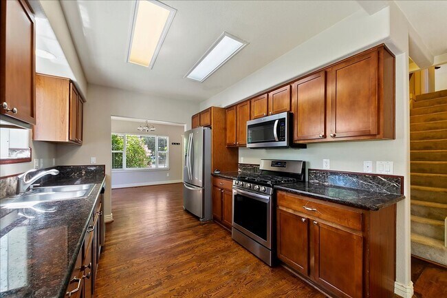 Building Photo - North End corner lot with garden and TONS ...