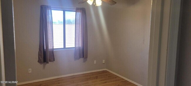 Building Photo - Northwest 4 Bedroom Pool Home