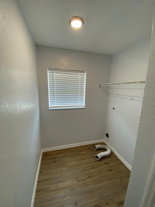 Building Photo - 1193 Hibiscus Dr