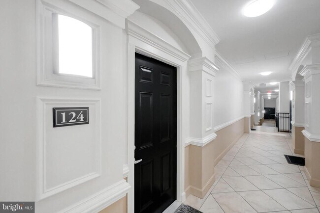 Building Photo - 3 Arch Pl
