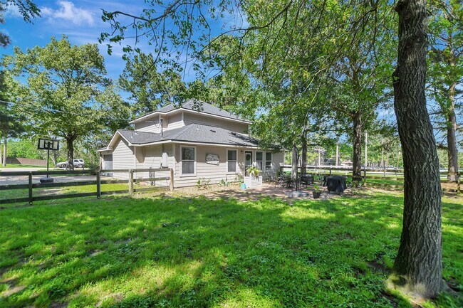 Building Photo - 25401 Hunting Trail