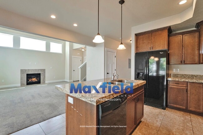Building Photo - Heart of Riverton Pet Friendly Townhouse 3 BD 2.5 BA 2 GAR
