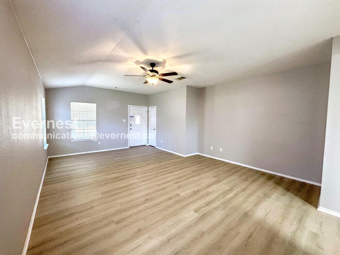 Building Photo - 306 Mossy Rock Dr