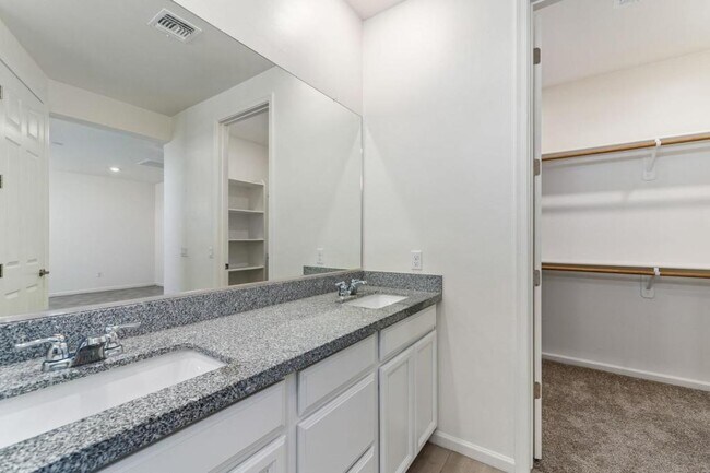 Building Photo - 10394 S Cienega Knolls Loop