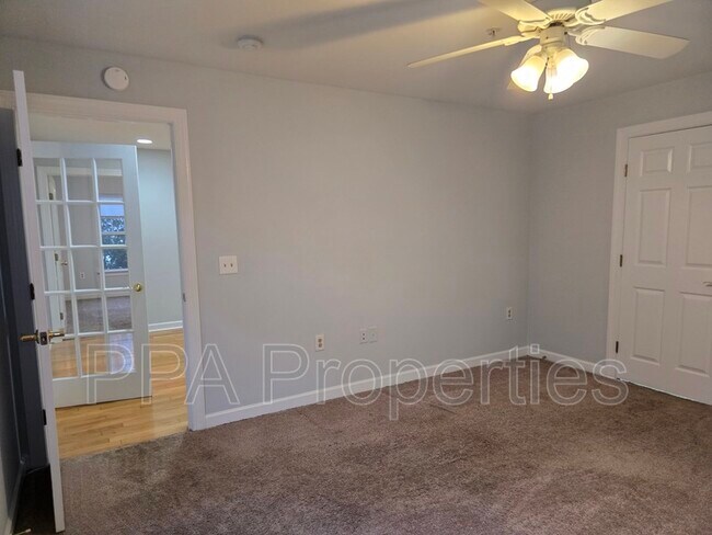 Building Photo - 929 Morreene Rd