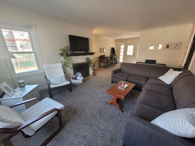 Building Photo - 225/227 Summit Ave