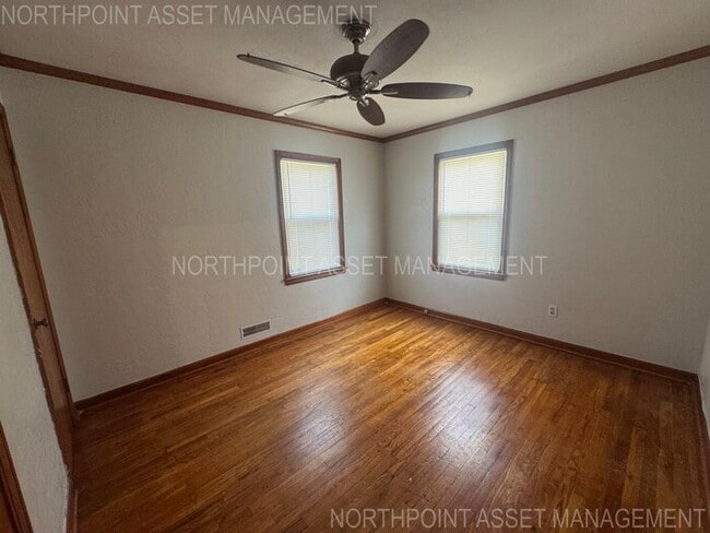 Building Photo - Cozy 2-Bed, 1-Bath with Central Air, Heat ...