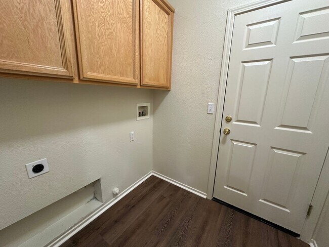 Building Photo - 3090 Lanai Ct