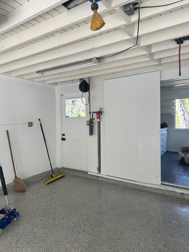 Building Photo - 4370 Calavo Dr