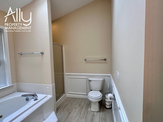 Building Photo - 1236 Raintree Dr