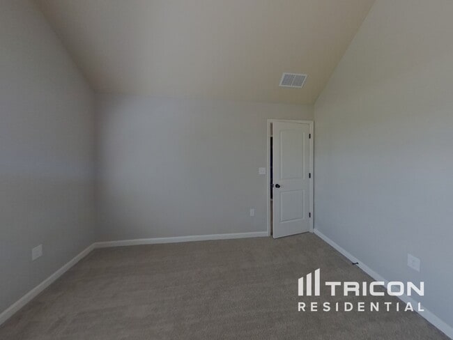 Building Photo - 142 Massey Ln