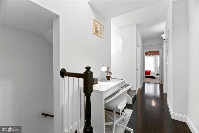 Building Photo - 919 Eastern Ave