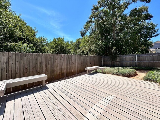 Building Photo - Beautiful 4 Bedroom, 2 Bathroom Home for R...