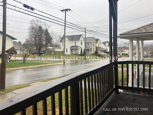 Building Photo - 211 Maple Ave