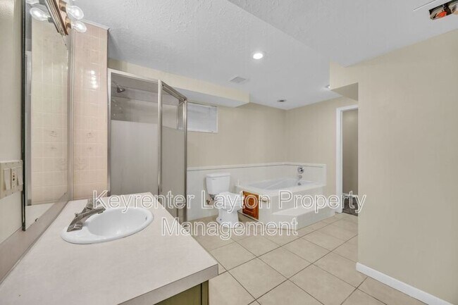 Building Photo - 2420 Bonneville Terrace Dr
