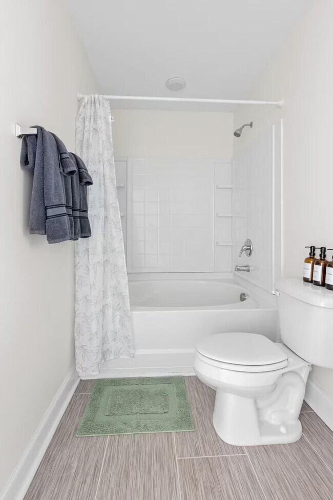 Building Photo - 739 Jacobs Millpond Rd