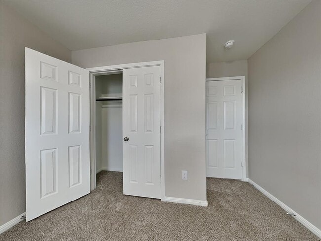 Building Photo - 5343 Marsh Ln
