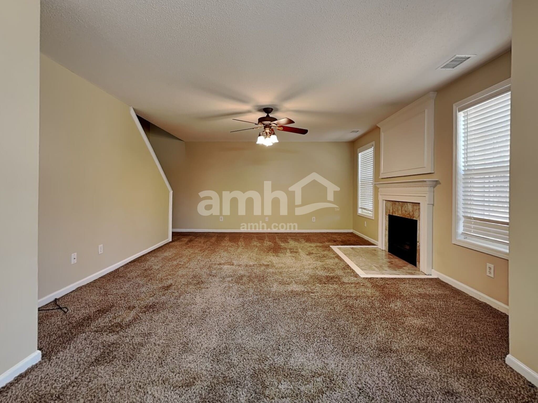 Building Photo - 34 Old Farm Rd