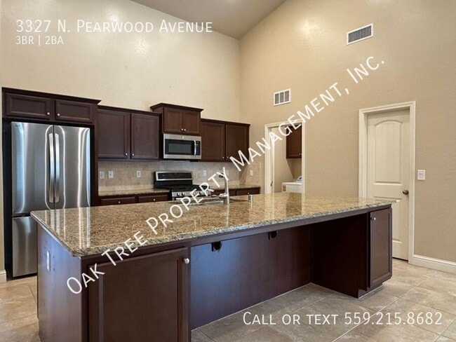 Building Photo - 3327 N Pearwood Ave