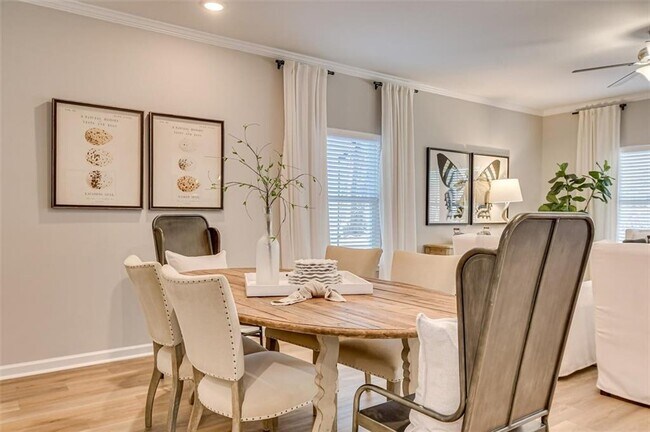 Building Photo - 105 Essence Dr